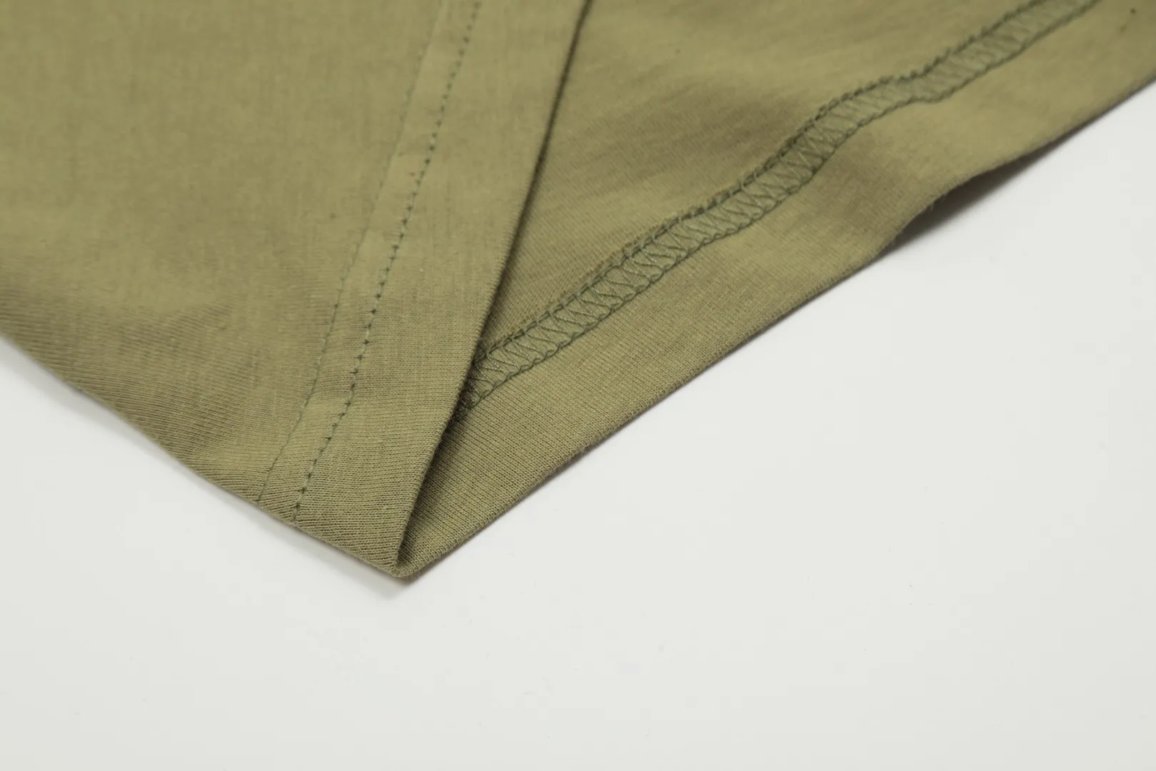 🅿️116 "Top quality" Style number: DS003# (not off the shelves all year round) [Ralph Lauren classic pony embroidered round neck basic short sleeves] ✅Ralph Lauren Ralph Lauren classic basic versatile round neck short sleeves ✅Main supplier platform live broadcast Wholesale entities Replenish when out of stock Not off the shelves ✅ZP quality 1:1 version Scan the code to enter the GF website Z cabinet quality ✅26 pieces of 180g hydrophilic toner 100% cotton fabric, comfortable and soft, strong breathability, high-end, cost-effective, good quality needless to say ✅Restore the original version, the maximum size can be worn up to 210 pounds, loose, comfortable and stress-free ✅Work wear, life wear, suitable for various occasions, must-have recommendation for couples Size: Powder white dark gray blue label light gray white label